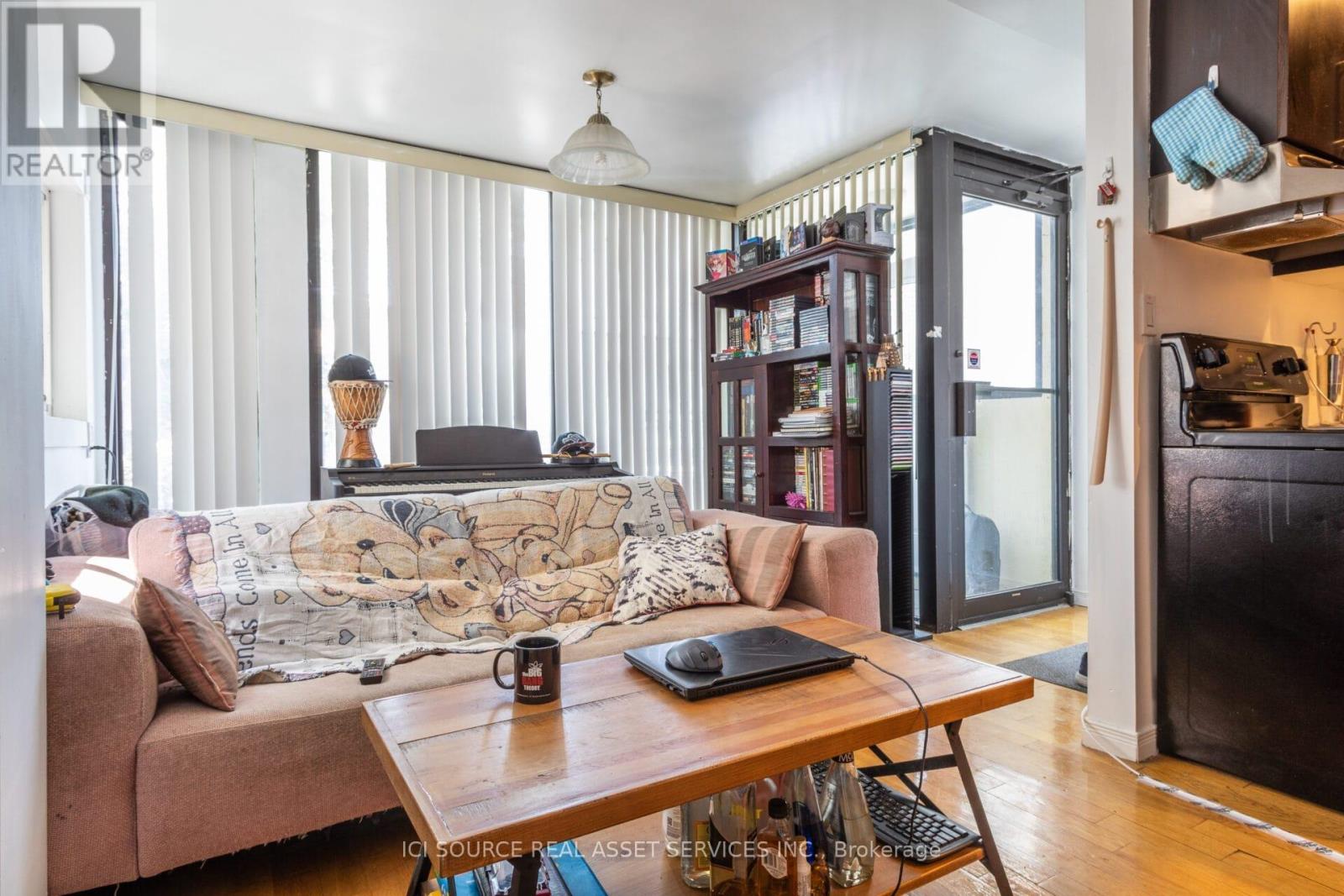 1 - 693 Euclid Avenue, Toronto, Ontario  M6G 2T8 - Photo 4 - C12813032