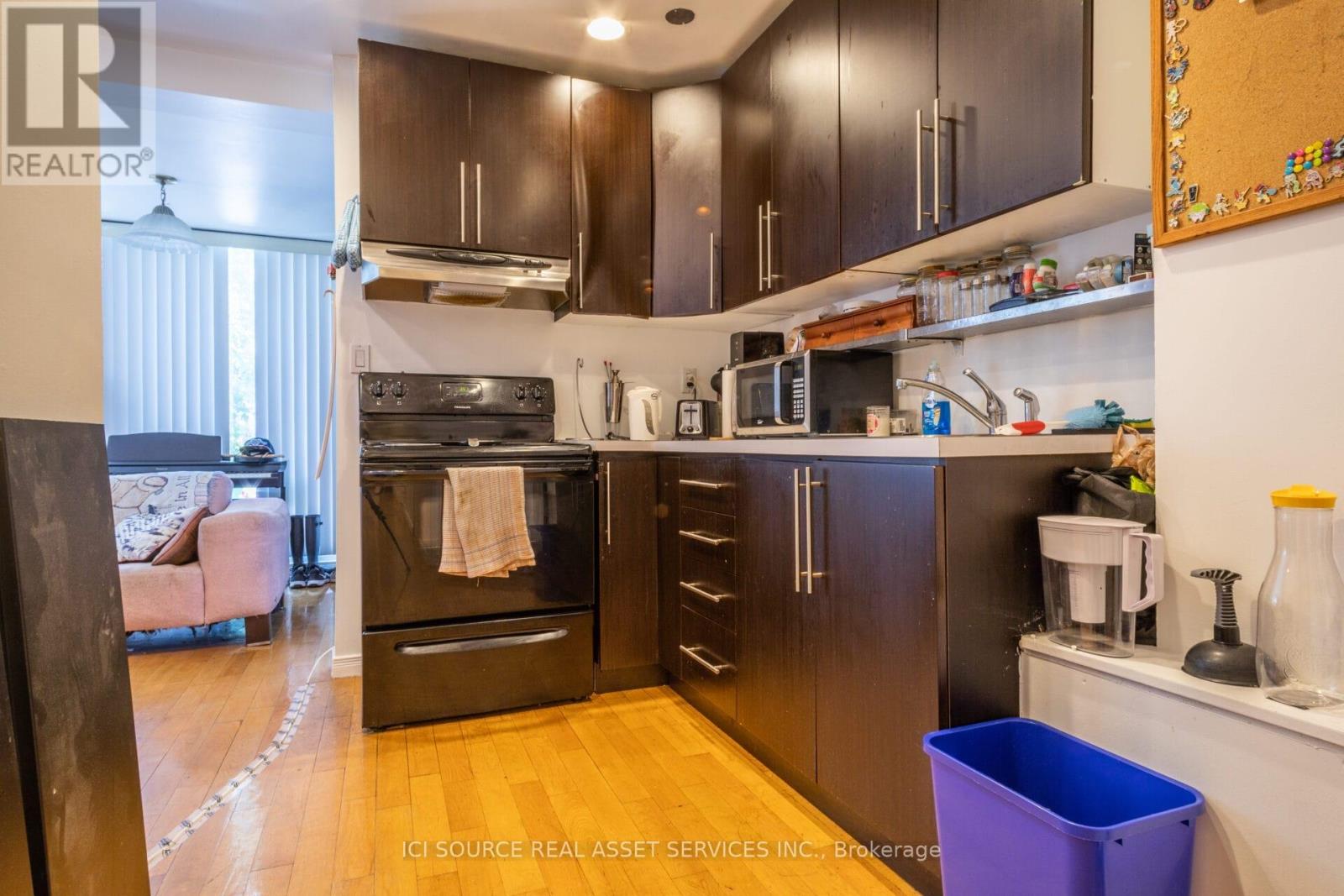 1 - 693 Euclid Avenue, Toronto, Ontario  M6G 2T8 - Photo 9 - C12813032