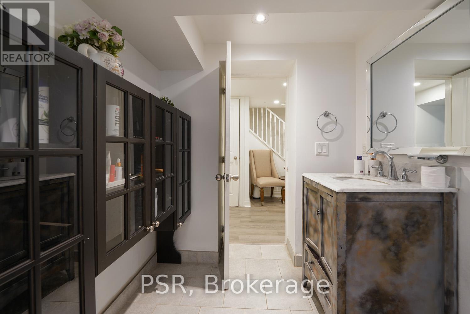 Bsmt - 2b Roycrest Avenue, Toronto, Ontario  M2N 1R2 - Photo 13 - C12813044