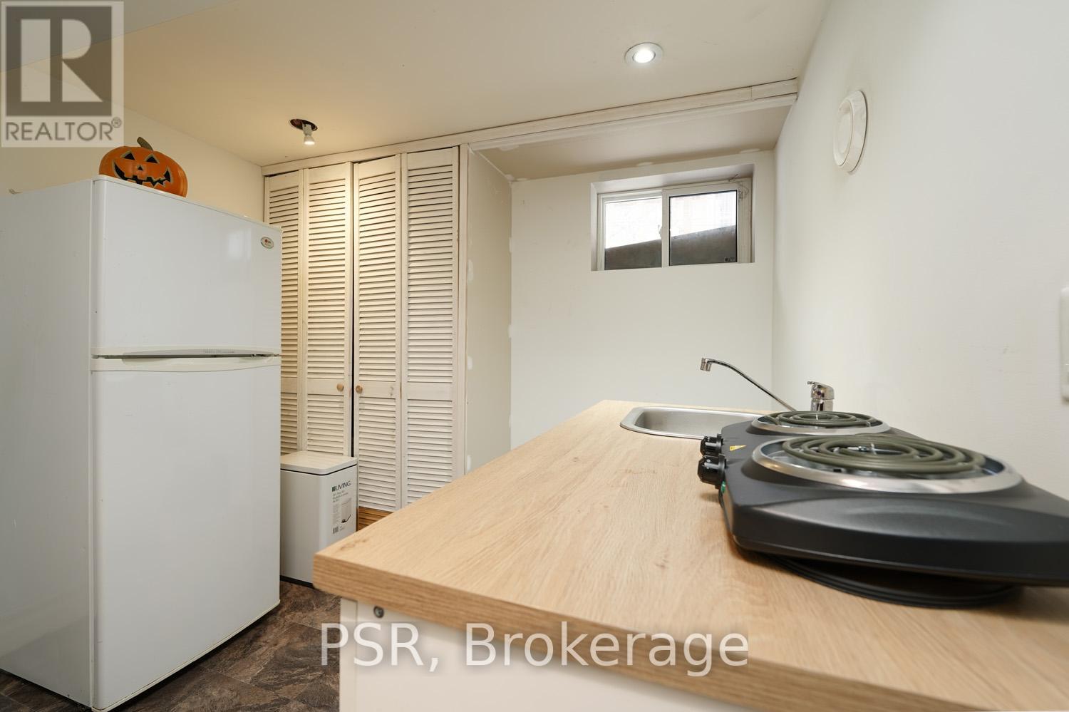 Bsmt - 2b Roycrest Avenue, Toronto, Ontario  M2N 1R2 - Photo 8 - C12813044