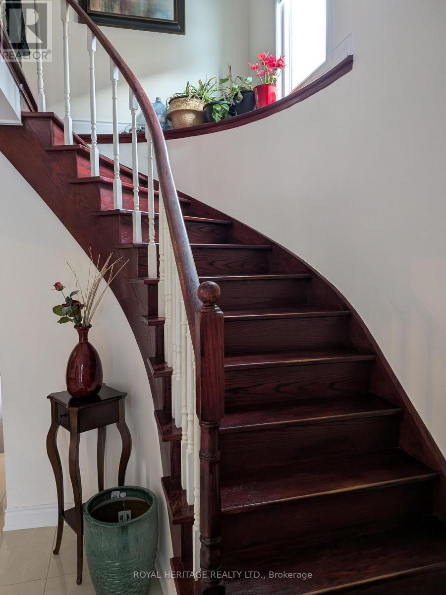 59 Hewitt Crescent, Ajax (South East), Ontario  L1S 7A6 - Photo 10 - E12813054