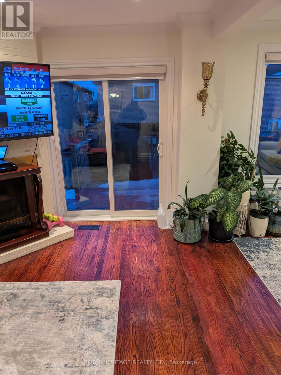 59 Hewitt Crescent, Ajax (South East), Ontario  L1S 7A6 - Photo 4 - E12813054