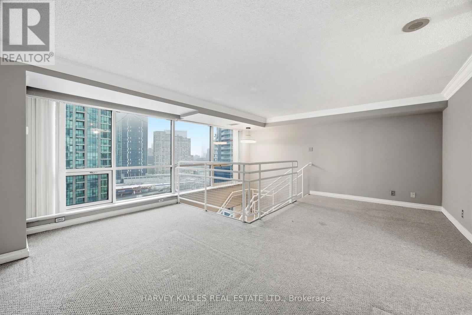 1805 - 10 Yonge Street, Toronto, Ontario  M5E 1R4 - Photo 8 - C12812818