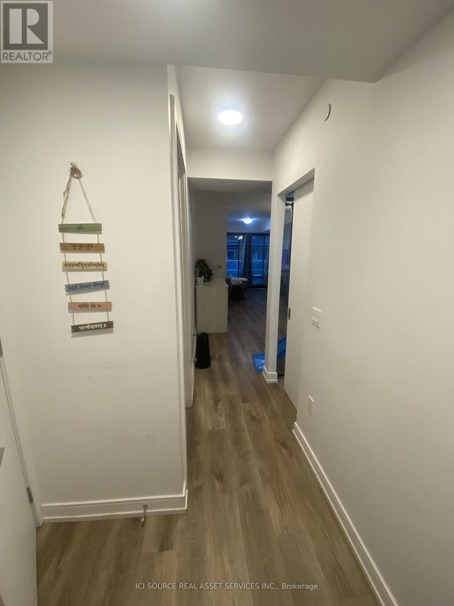 618 - 1 Jarvis Street, Hamilton, Ontario  L8R 0A8 - Photo 2 - X12779318