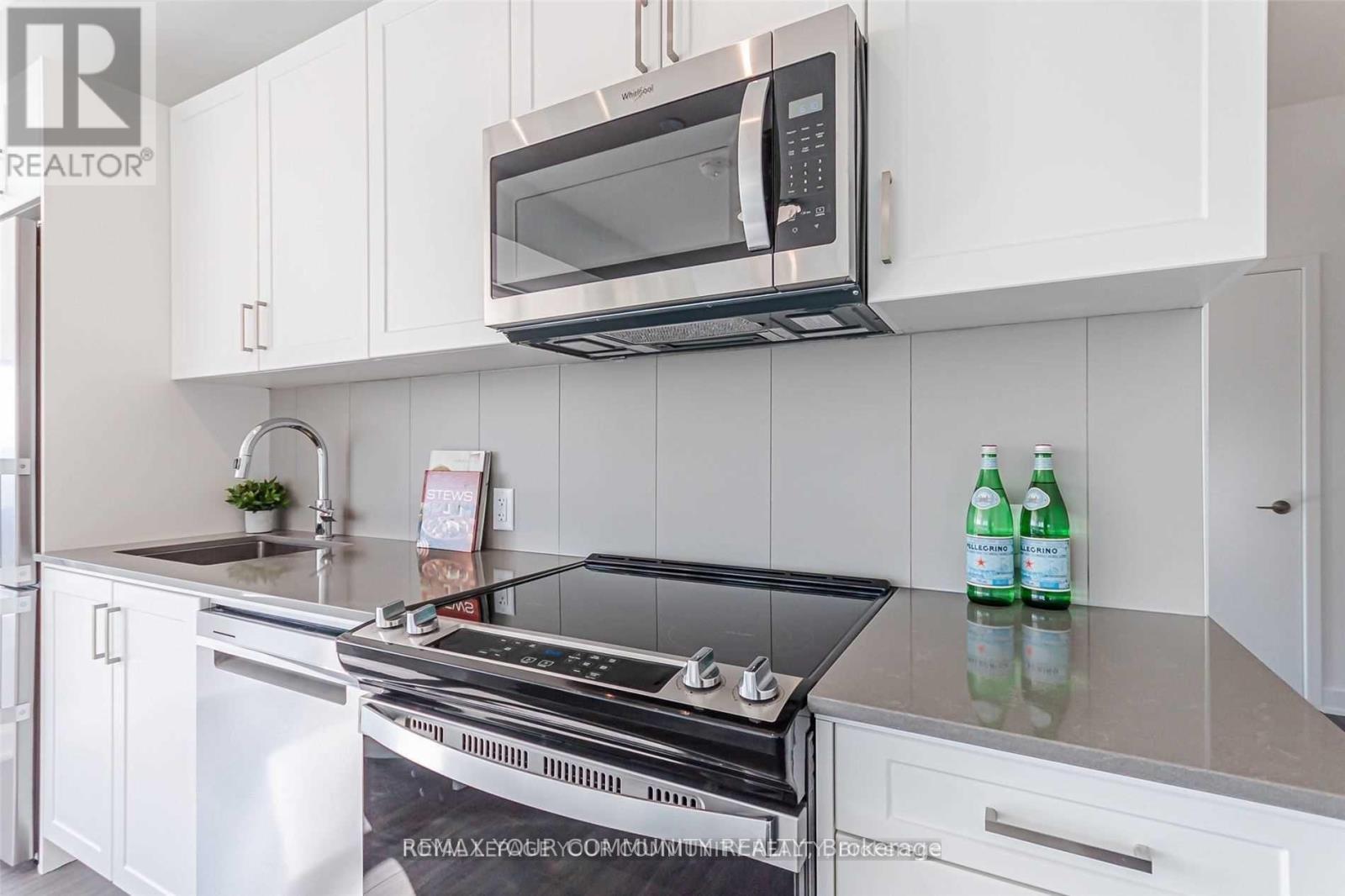 521 - 681 Yonge Street, Barrie, Ontario L4N 4E8 - Photo 11 - S12813052