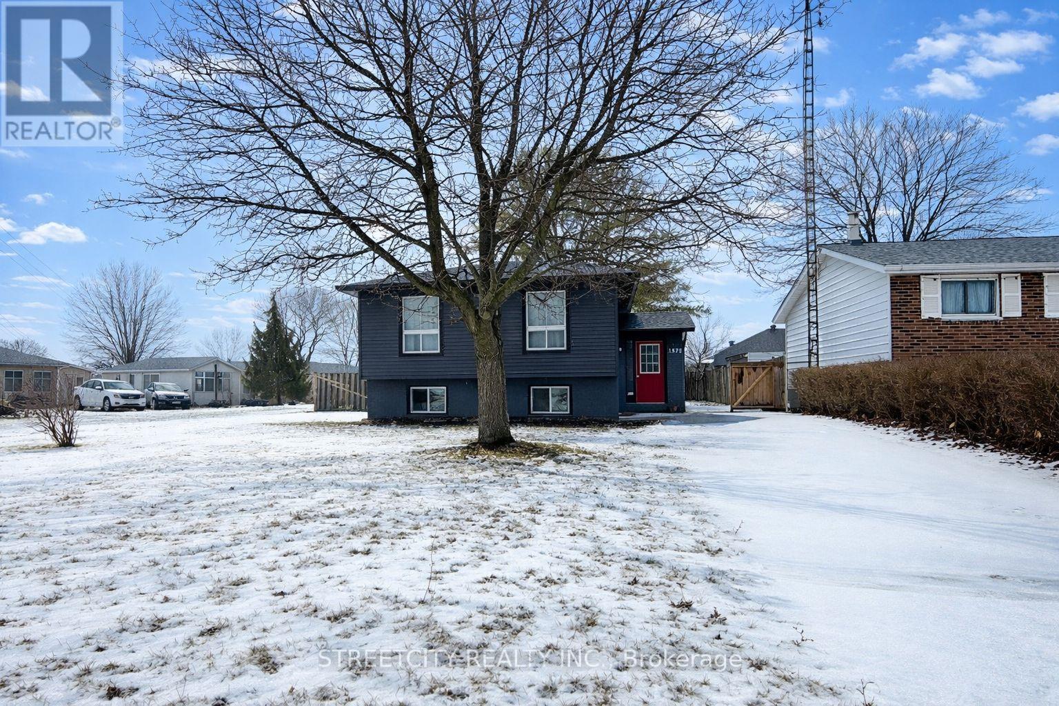 1578 Councillors Street, St. Clair, Ontario  N0N 1H0 - Photo 1 - X12675688