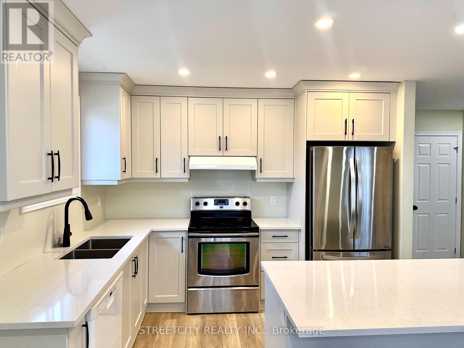 1578 Councillors Street, St. Clair, Ontario  N0N 1H0 - Photo 3 - X12675688