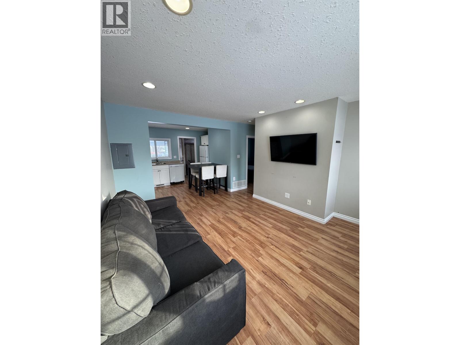 8320 96 Avenue, Fort St. John, British Columbia  V1J 1J8 - Photo 2 - R3092590