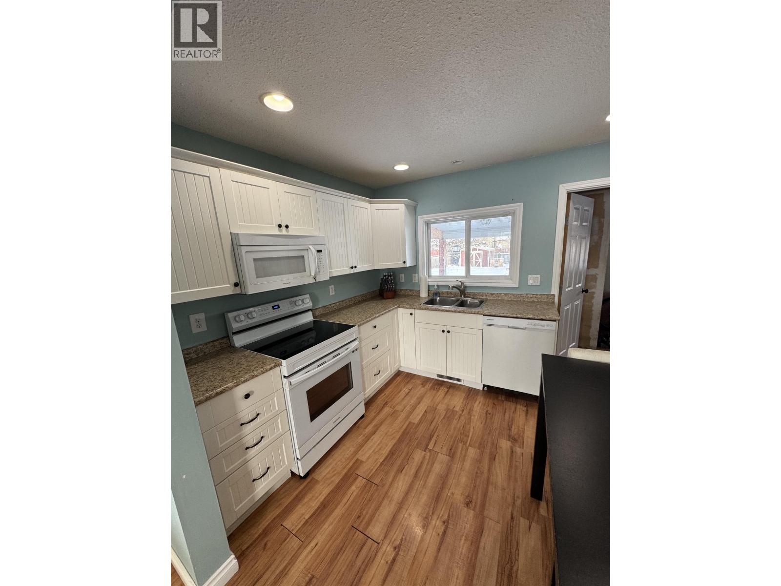 8320 96 Avenue, Fort St. John, British Columbia  V1J 1J8 - Photo 6 - R3092590