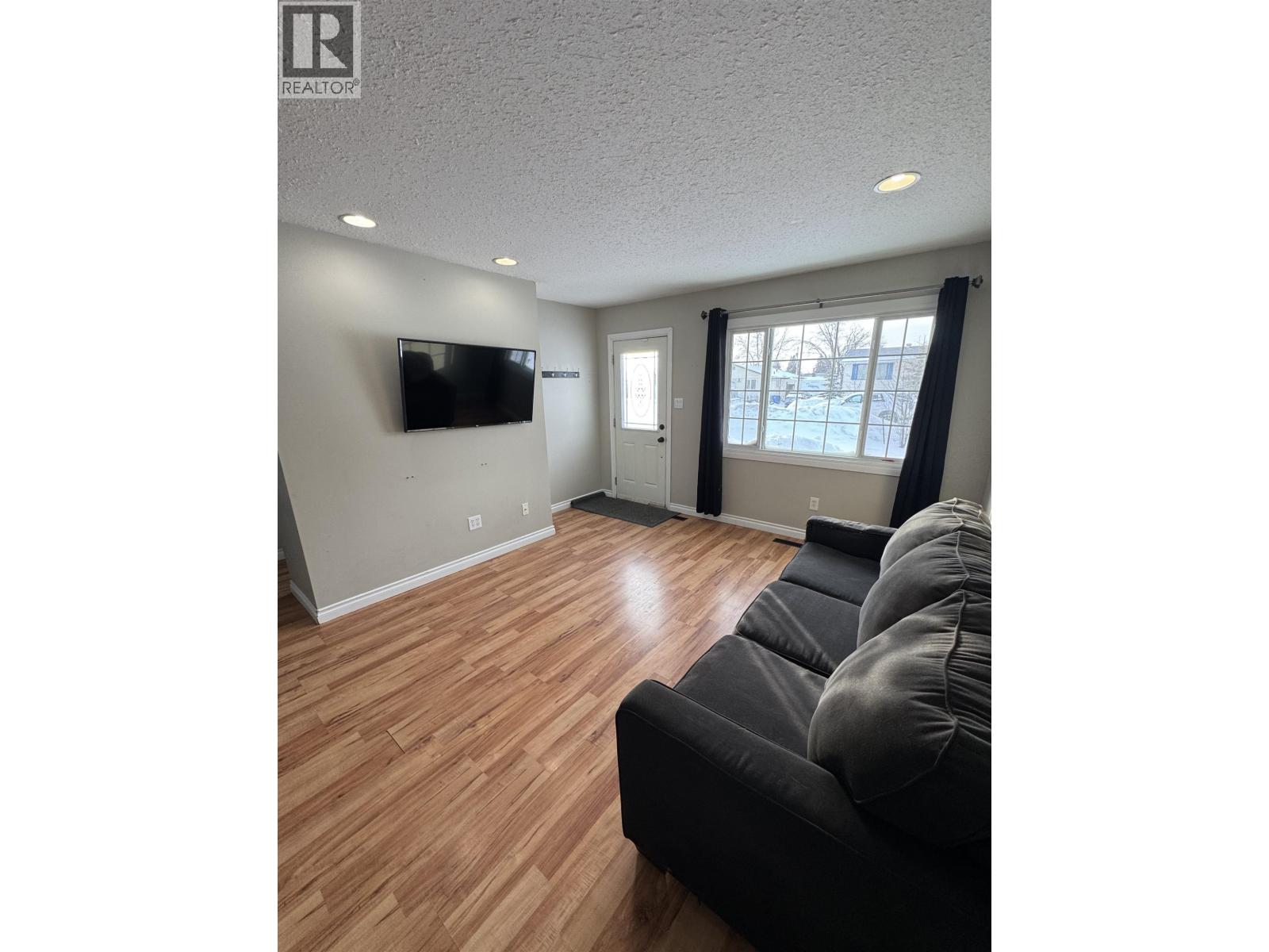 8320 96 Avenue, Fort St. John, British Columbia  V1J 1J8 - Photo 3 - R3092590