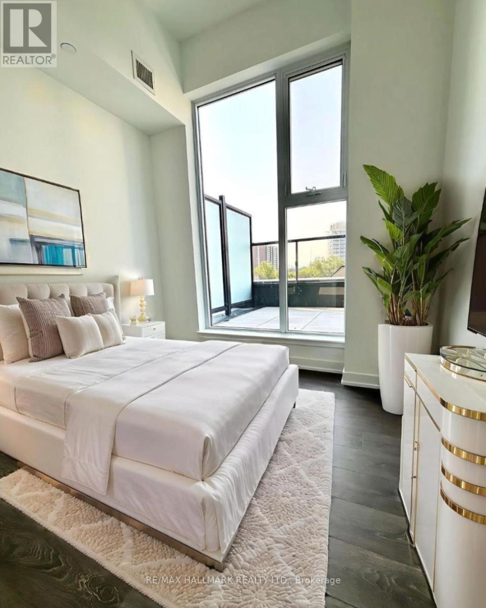 402 - 370 Martha Street, Burlington, Ontario L7R 0G9 - Photo 5 - W12813034