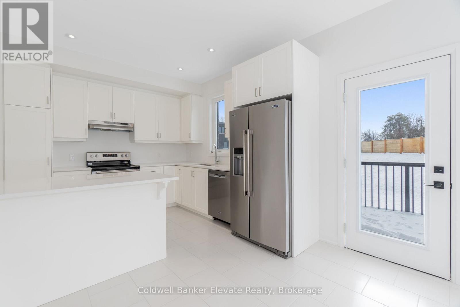 72 Windtree Way, Halton Hills, Ontario  L7G 0P6 - Photo 5 - W12813036