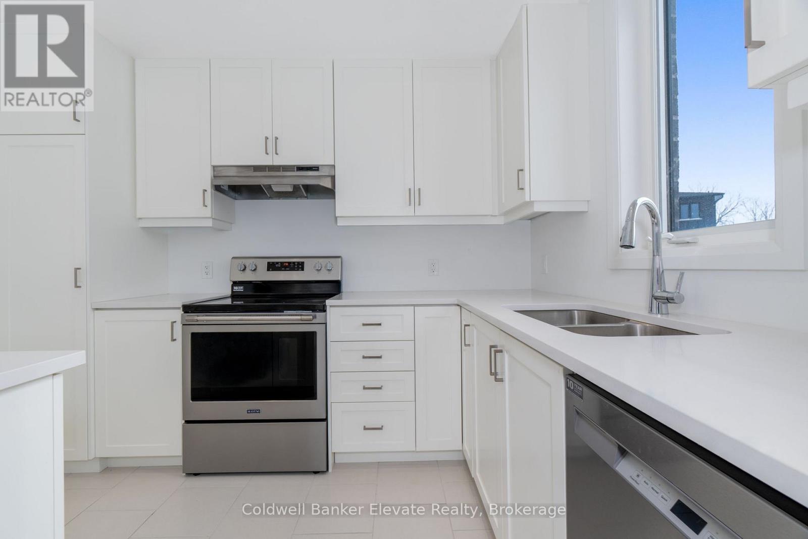 72 Windtree Way, Halton Hills, Ontario  L7G 0P6 - Photo 7 - W12813036