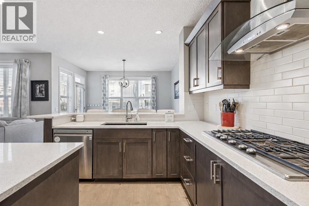 49 Sunset Manor, Cochrane, Alberta  T4C 0N3 - Photo 5 - A2283407