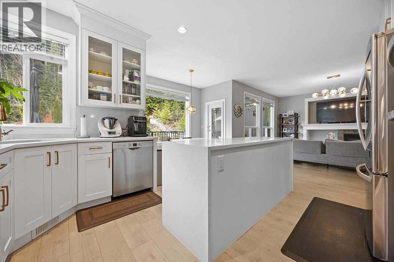 3376 Plateau Boulevard, Coquitlam, British Columbia  V3E 3R3 - Photo 17 - R3092545