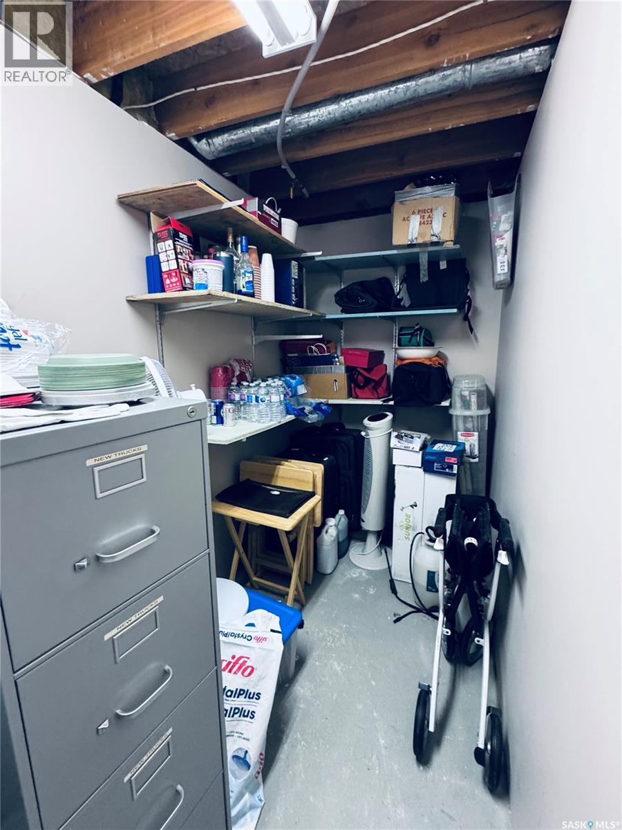 403 8th Avenue W, Biggar, Saskatchewan  S0K 0M0 - Photo 34 - SK028999