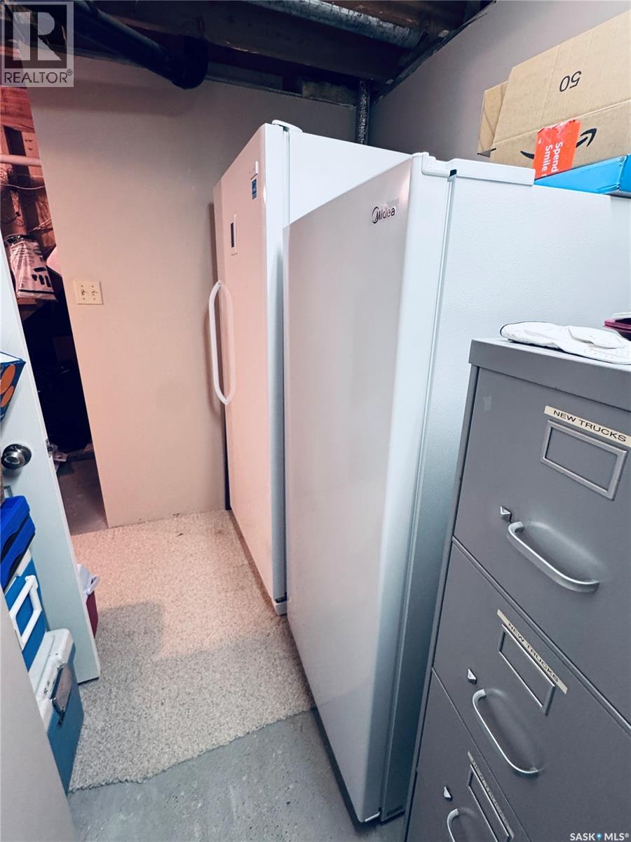 403 8th Avenue W, Biggar, Saskatchewan  S0K 0M0 - Photo 35 - SK028999