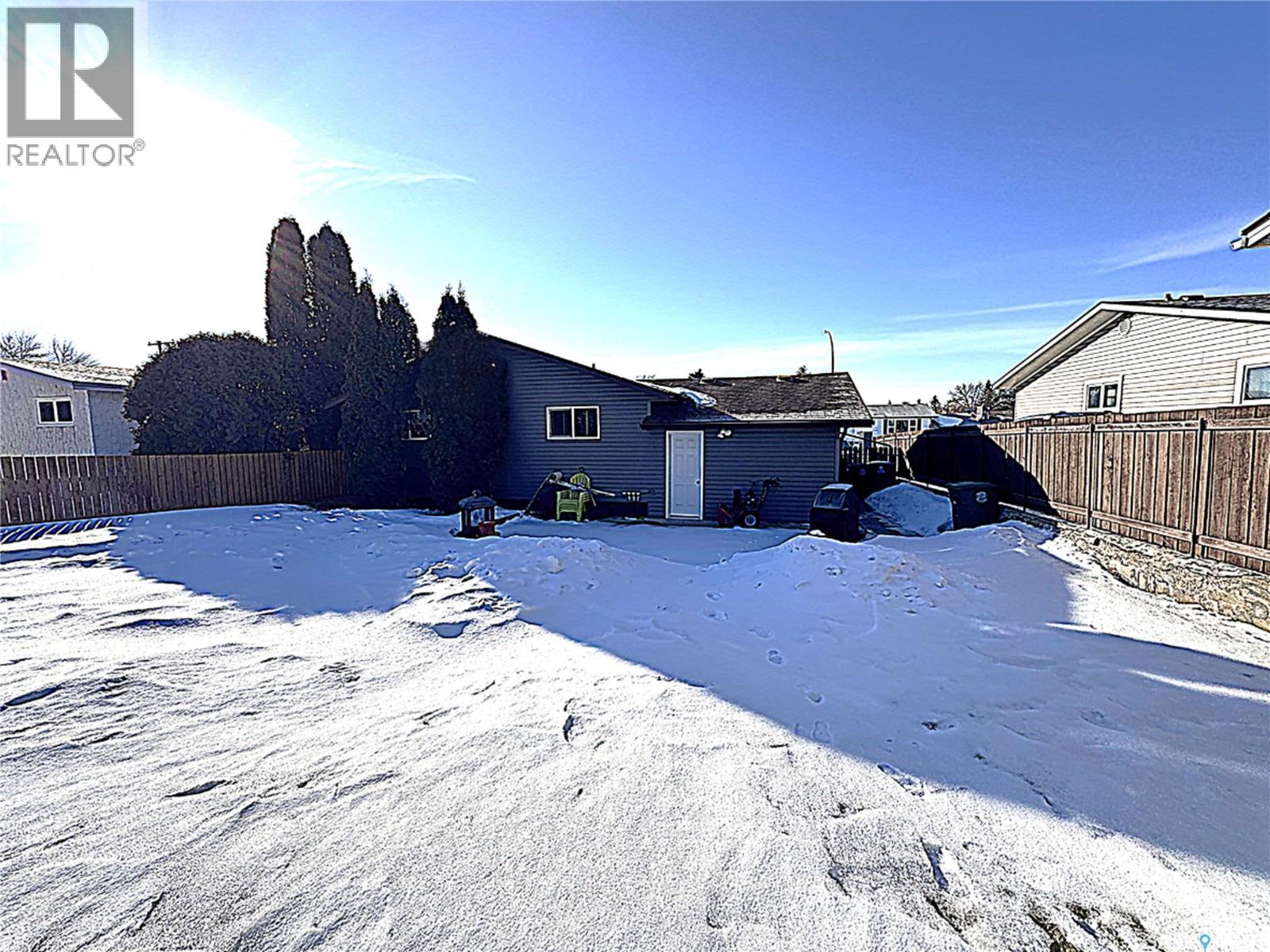 403 8th Avenue W, Biggar, Saskatchewan  S0K 0M0 - Photo 41 - SK028999