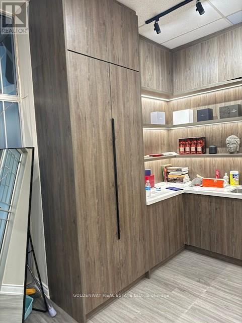 101 - 15 Wertheim Court, Richmond Hill, Ontario  L4B 3A8 - Photo 9 - N12807178