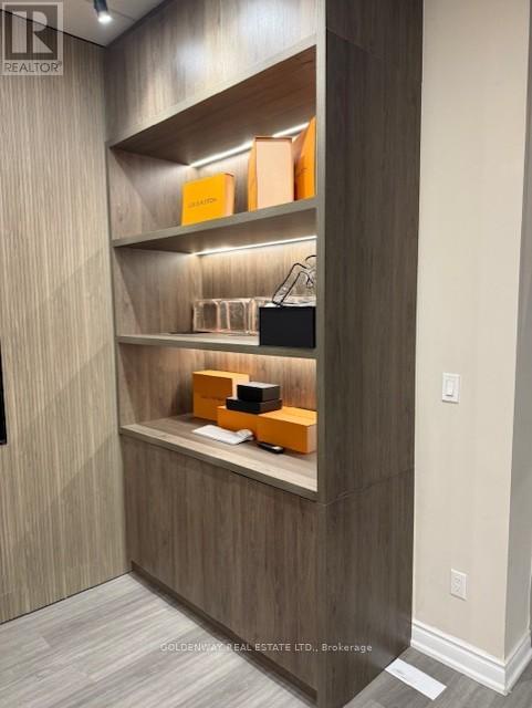 101 - 15 Wertheim Court, Richmond Hill, Ontario  L4B 3A8 - Photo 4 - N12807178