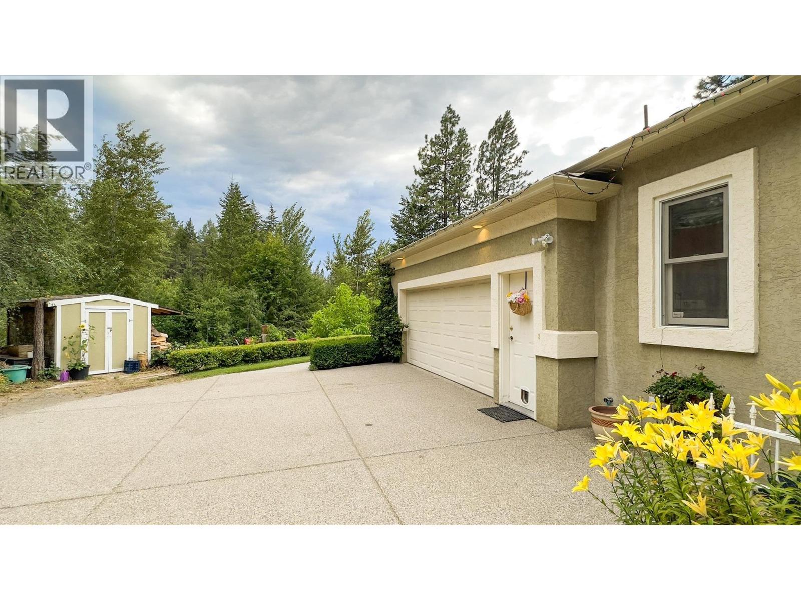 3605 Luxmoore Road, Kelowna, British Columbia  V1W 4C7 - Photo 54 - 10374438