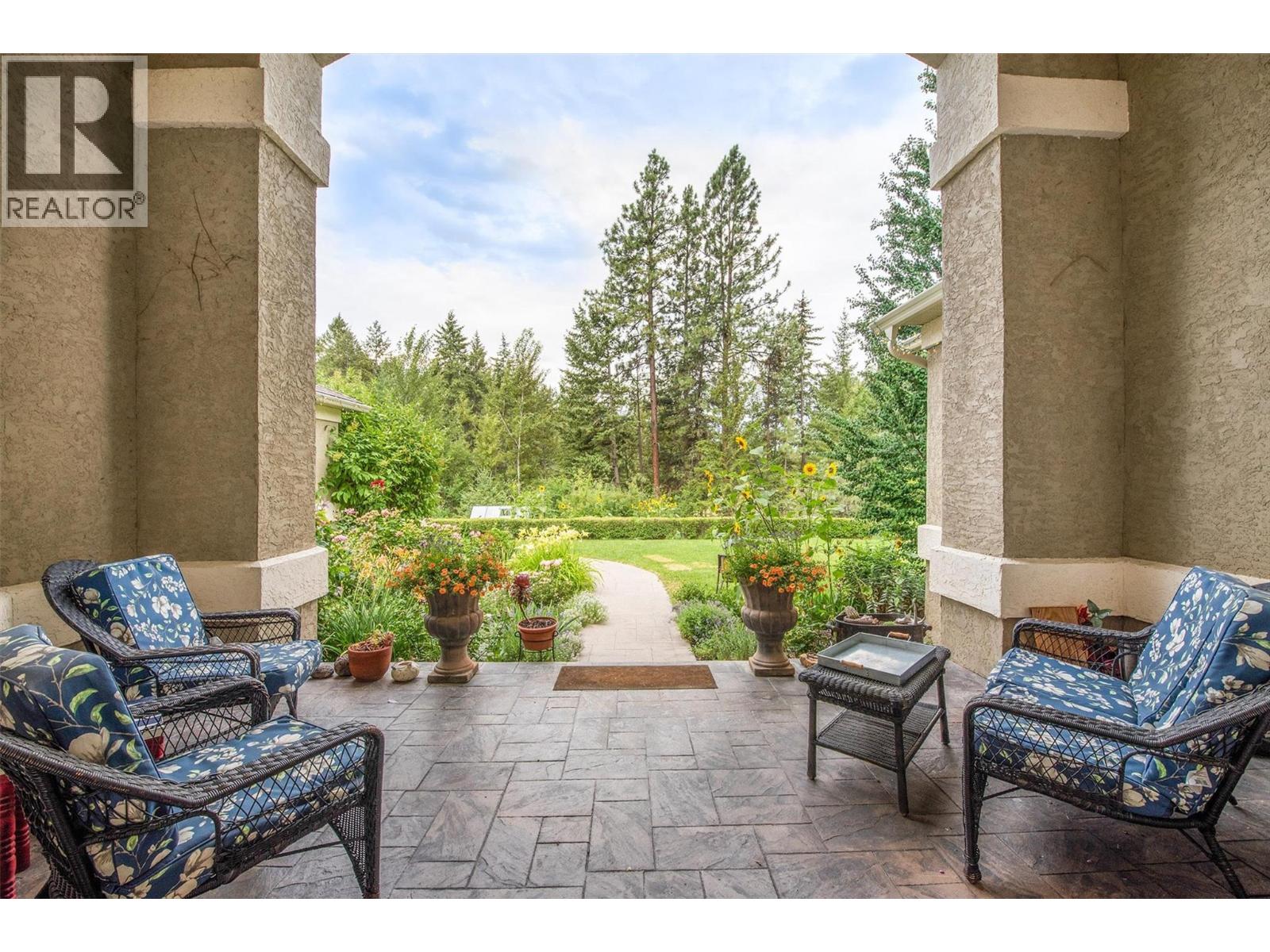 3605 Luxmoore Road, Kelowna, British Columbia  V1W 4C7 - Photo 8 - 10374438