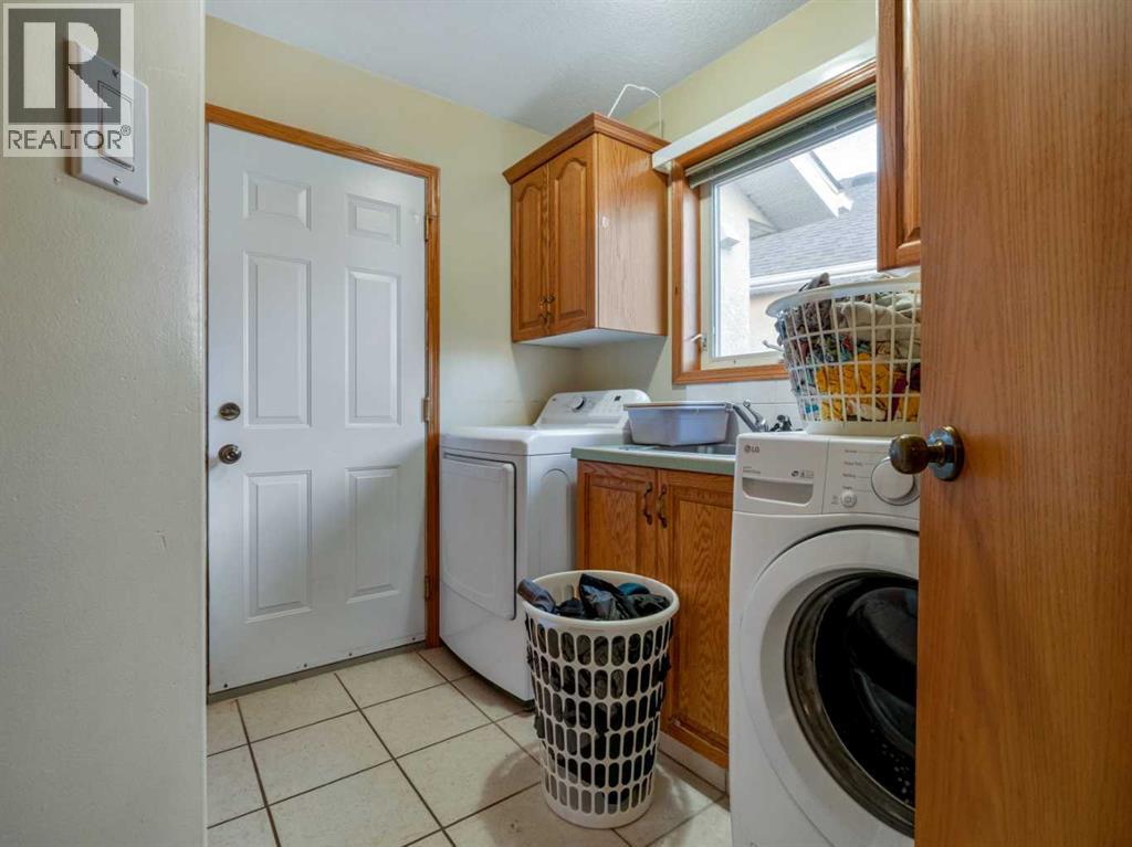 10 Fairmont Crescent S, Lethbridge, Alberta  T1K 7G3 - Photo 5 - A2279053