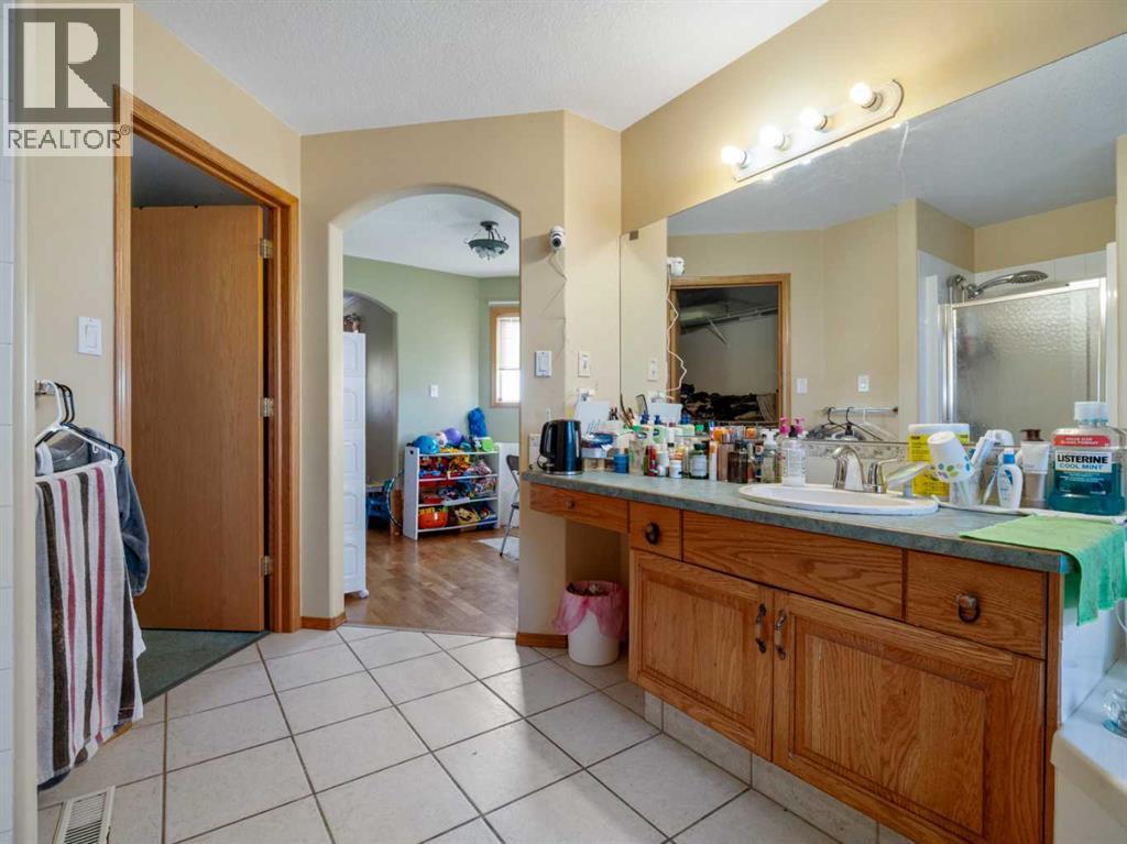 10 Fairmont Crescent S, Lethbridge, Alberta  T1K 7G3 - Photo 28 - A2279053