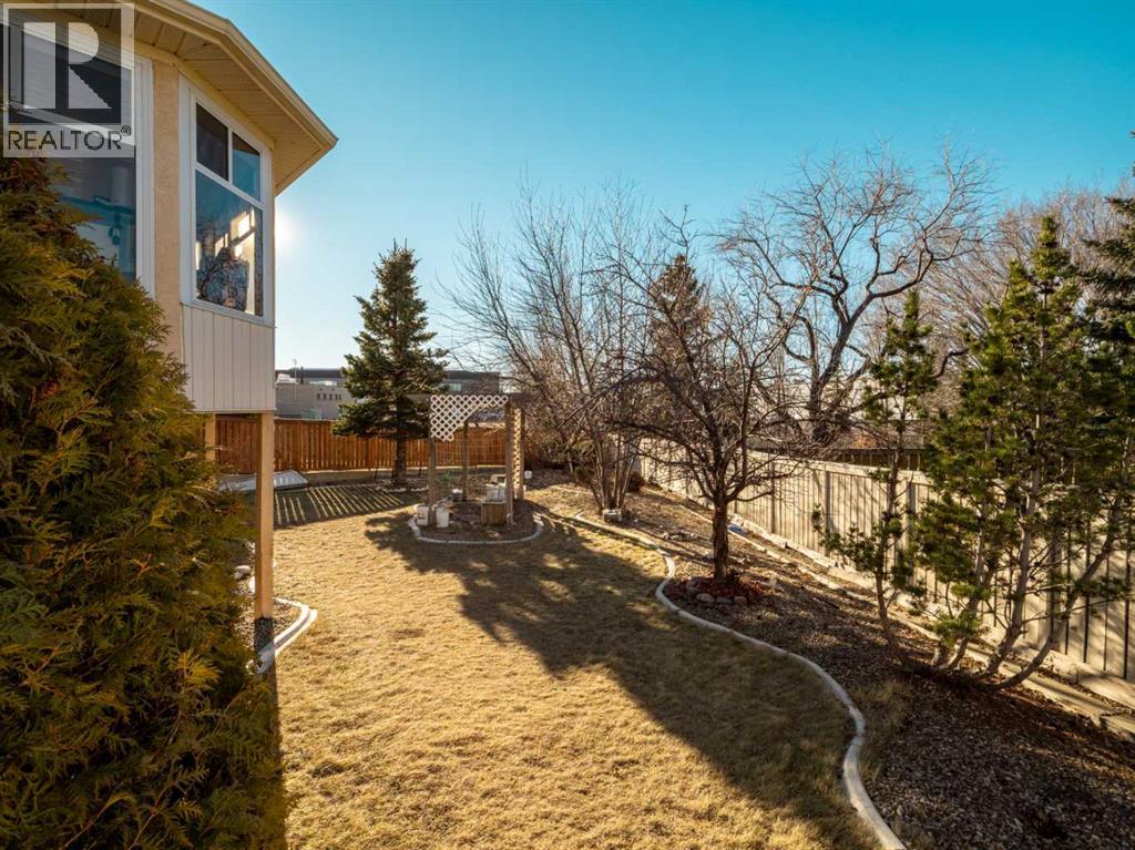 10 Fairmont Crescent S, Lethbridge, Alberta  T1K 7G3 - Photo 47 - A2279053