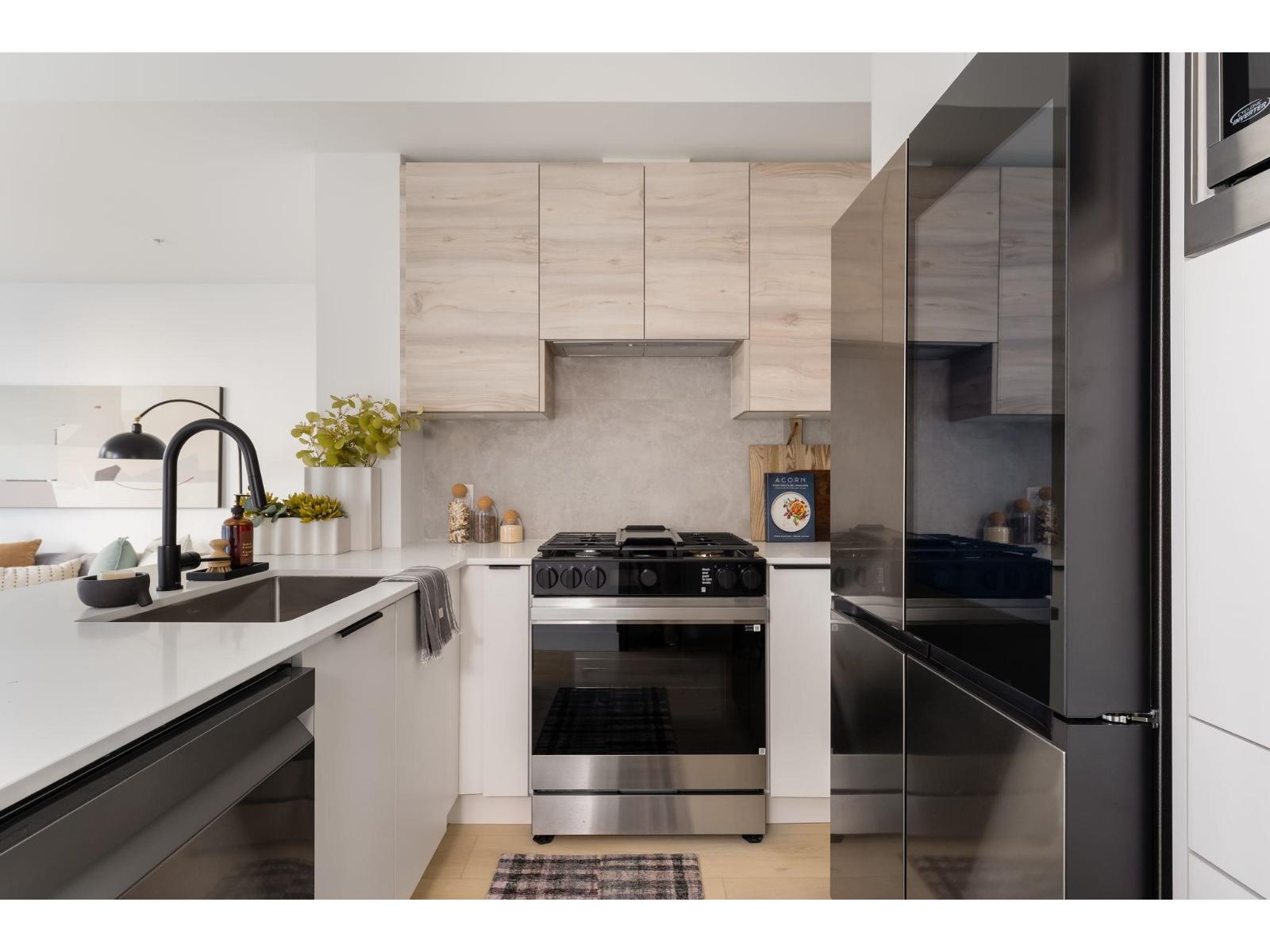 101 30494 CARDINAL AVENUE, Abbotsford, British Columbia