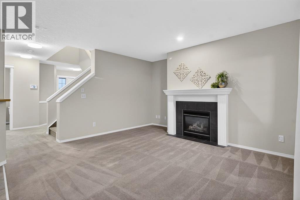147 Everstone Rise Sw, Calgary, Alberta  T2Y 4J7 - Photo 5 - A2274354