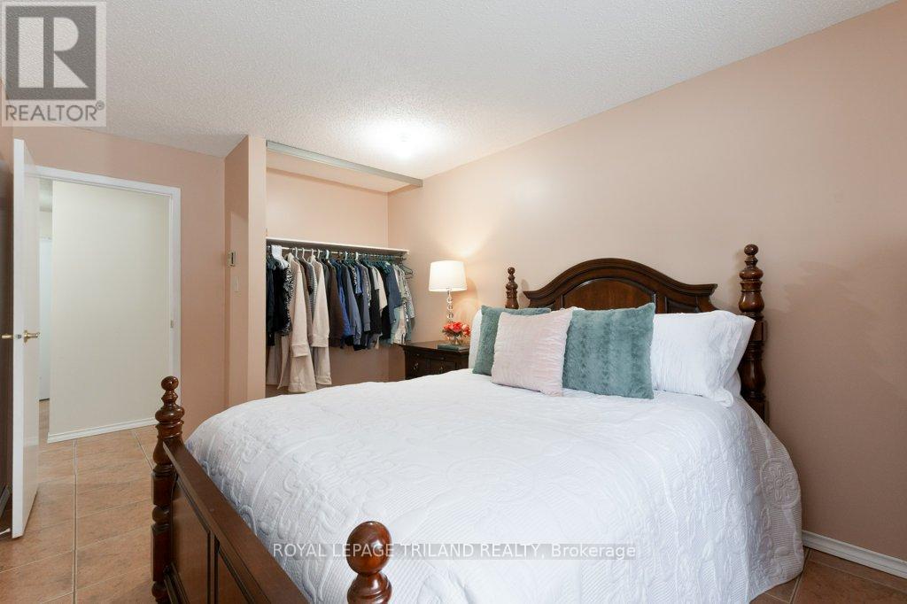 104 - 729 Deveron Crescent, London South, Ontario  N5Z 4X5 - Photo 5 - X12813082