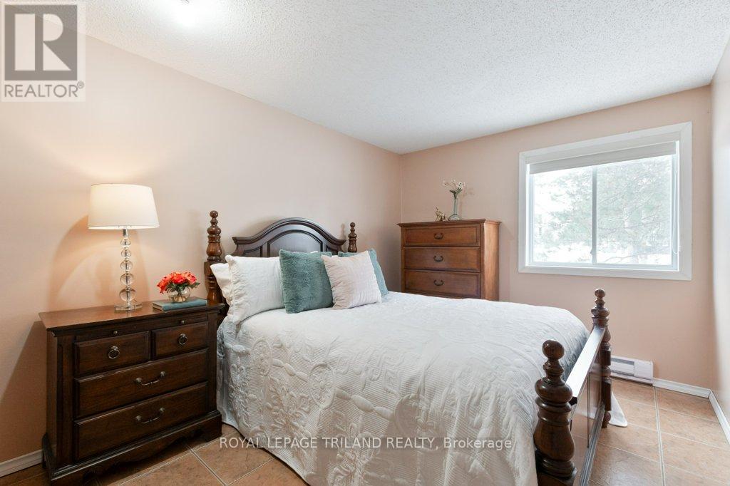 104 - 729 Deveron Crescent, London South, Ontario  N5Z 4X5 - Photo 6 - X12813082