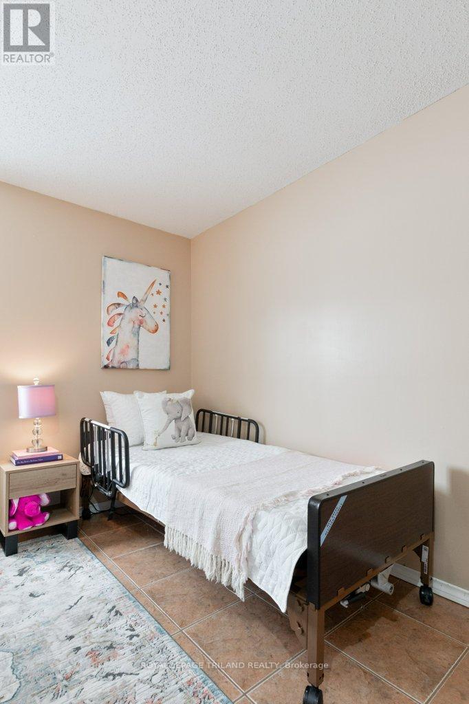 104 - 729 Deveron Crescent, London South, Ontario  N5Z 4X5 - Photo 7 - X12813082