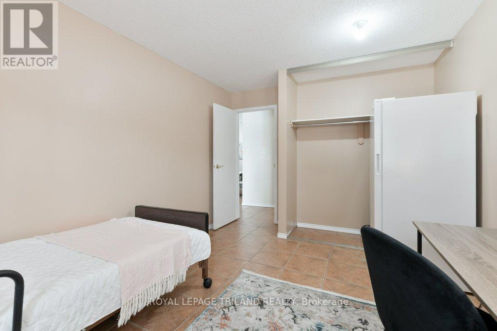 104 - 729 Deveron Crescent, London South, Ontario  N5Z 4X5 - Photo 8 - X12813082