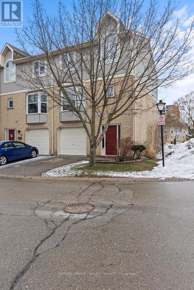 43 - 9 AILSA PLACE, London South, Ontario