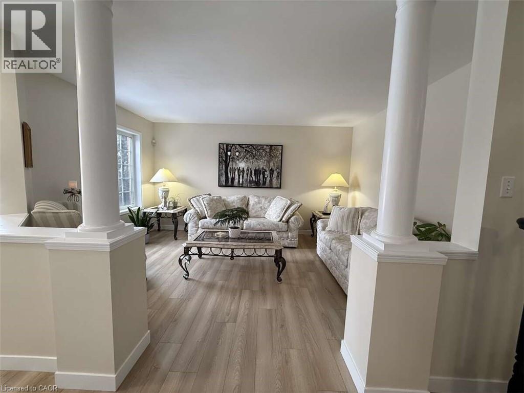 156 Lynnette Drive, Hamilton, Ontario  L9B 2P7 - Photo 4 - 40805414