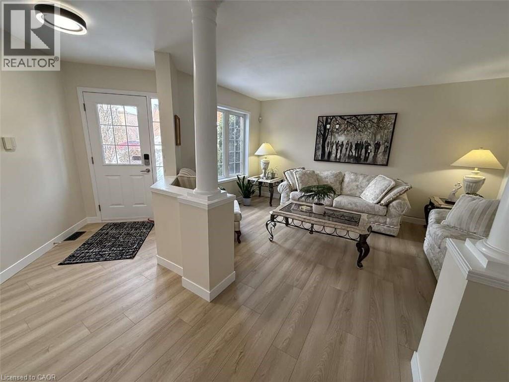 156 Lynnette Drive, Hamilton, Ontario  L9B 2P7 - Photo 3 - 40805414