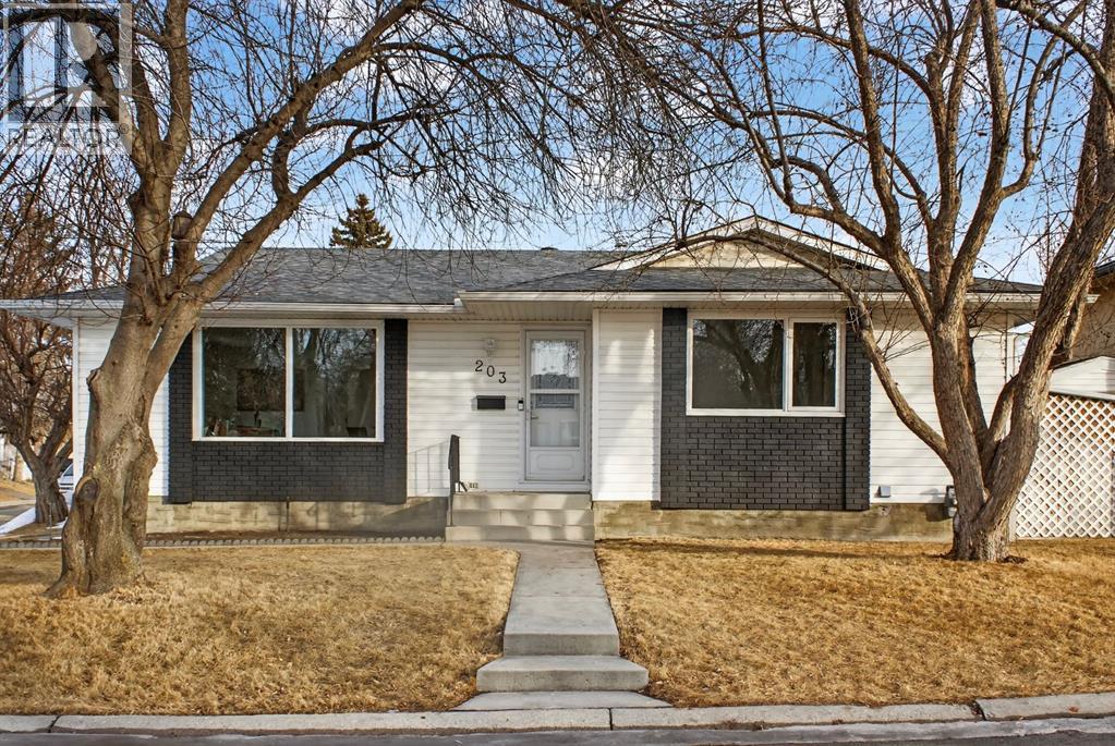 203 Lynnover Place SE, Calgary, Alberta