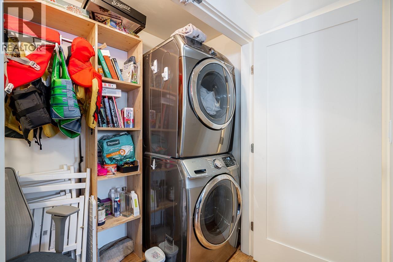 A015 415 Esplanade Avenue, North Vancouver, British Columbia  V7M 1A6 - Photo 31 - R3089415