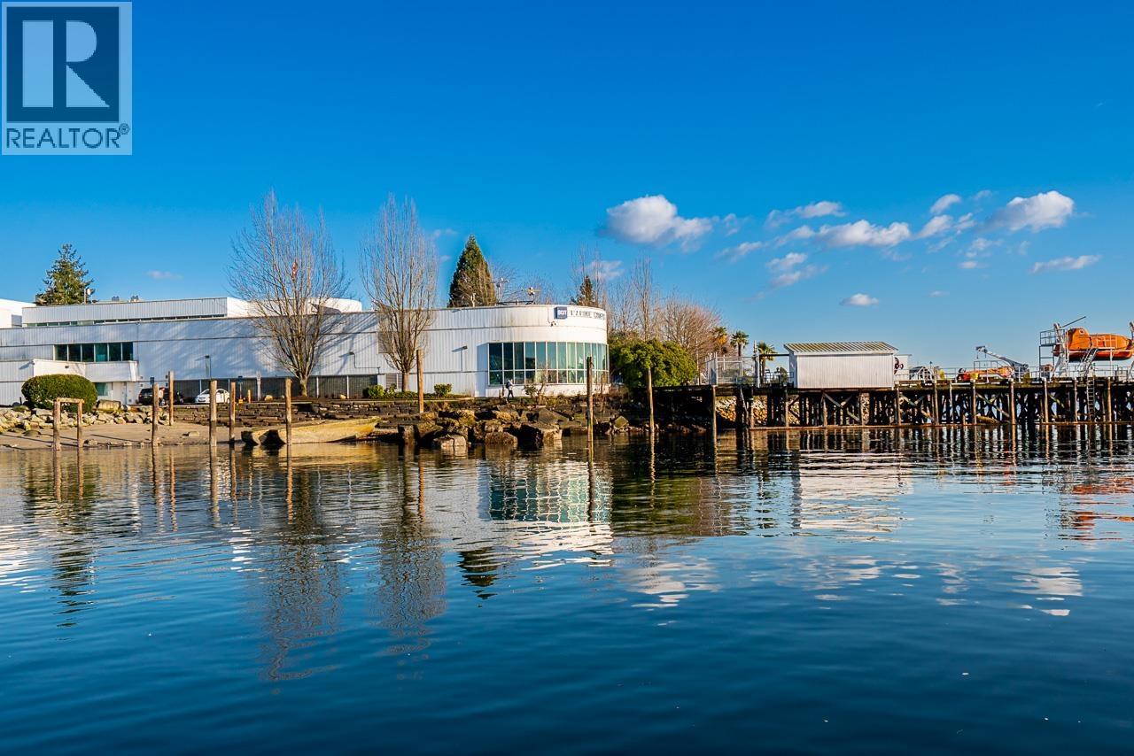 A015 415 Esplanade Avenue, North Vancouver, British Columbia  V7M 1A6 - Photo 37 - R3089415