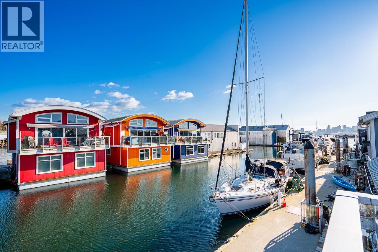 A015 415 Esplanade Avenue, North Vancouver, British Columbia  V7M 1A6 - Photo 36 - R3089415