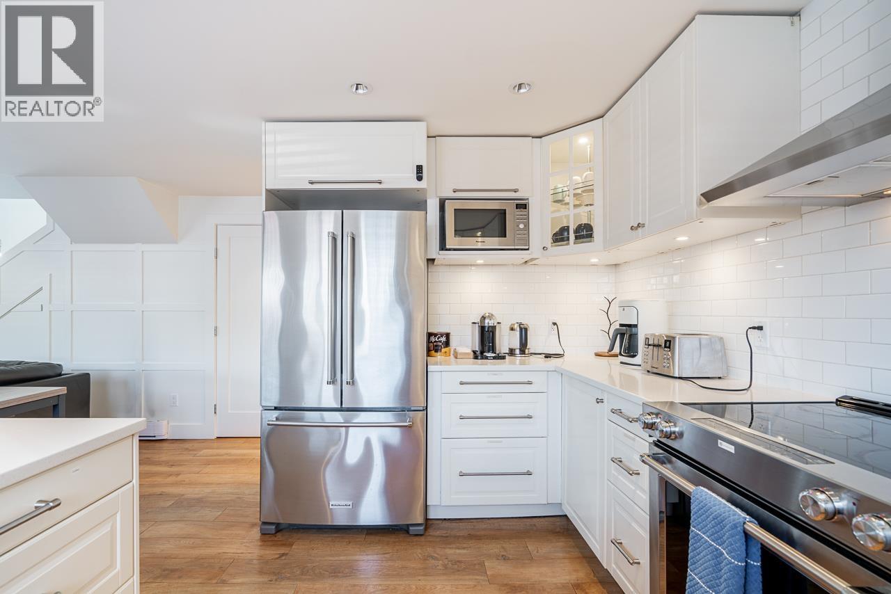 A015 415 Esplanade Avenue, North Vancouver, British Columbia  V7M 1A6 - Photo 7 - R3089415