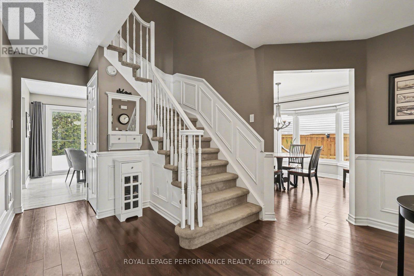 1606 Westport Crescent, Ottawa, Ontario  K1C 6C8 - Photo 3 - X12813152