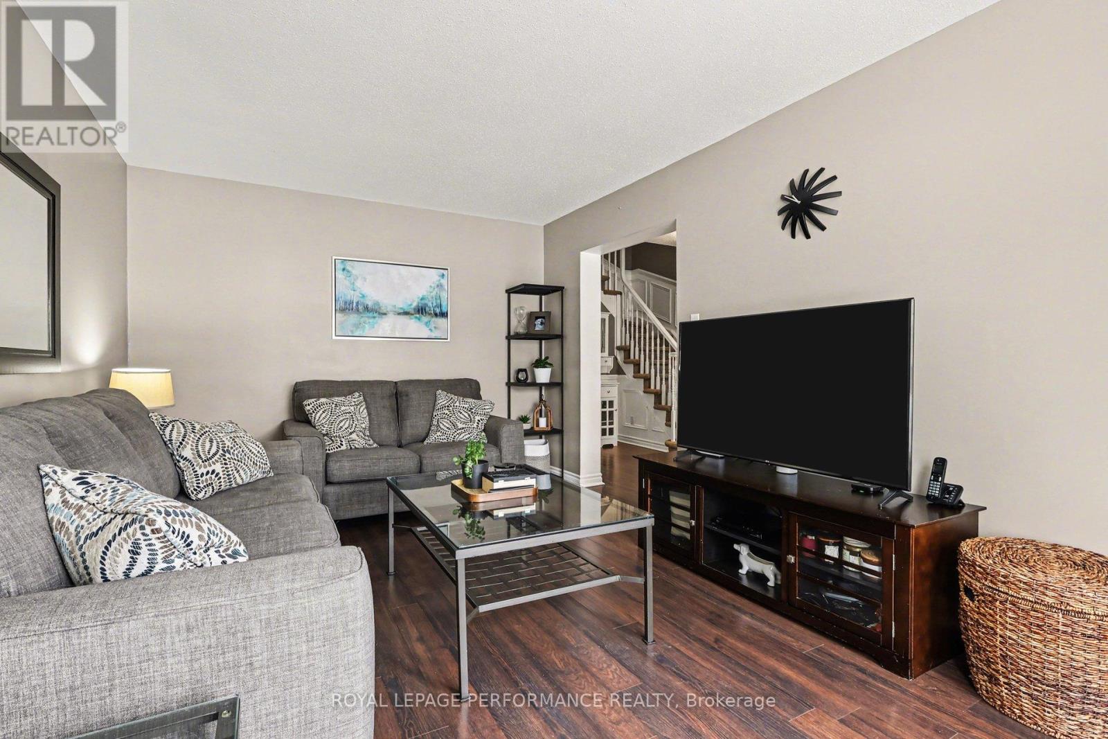 1606 Westport Crescent, Ottawa, Ontario  K1C 6C8 - Photo 8 - X12813152