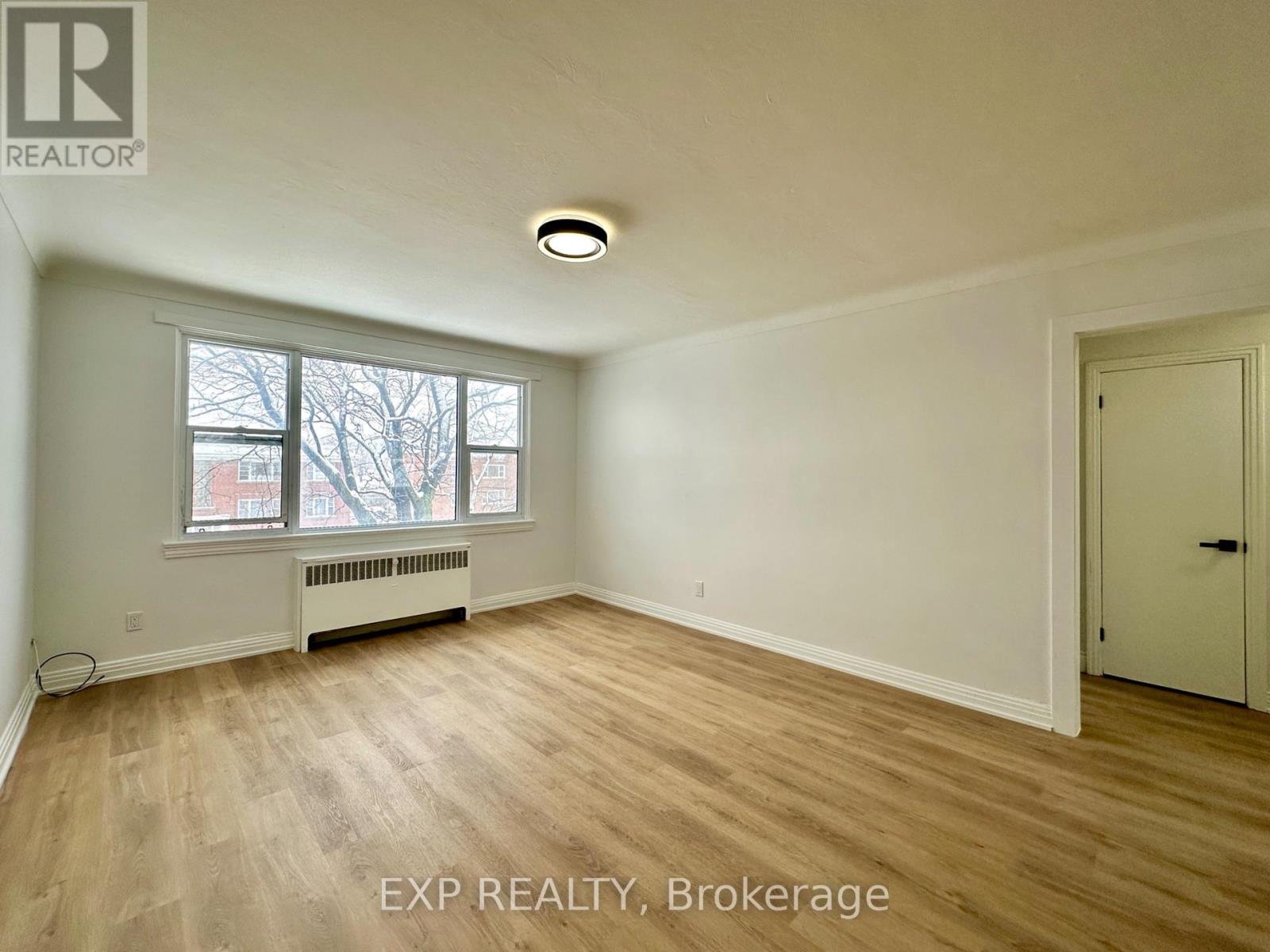 5 - 839 Kirkwood Avenue, Ottawa, Ontario  K1Z 5Y1 - Photo 7 - X12813192