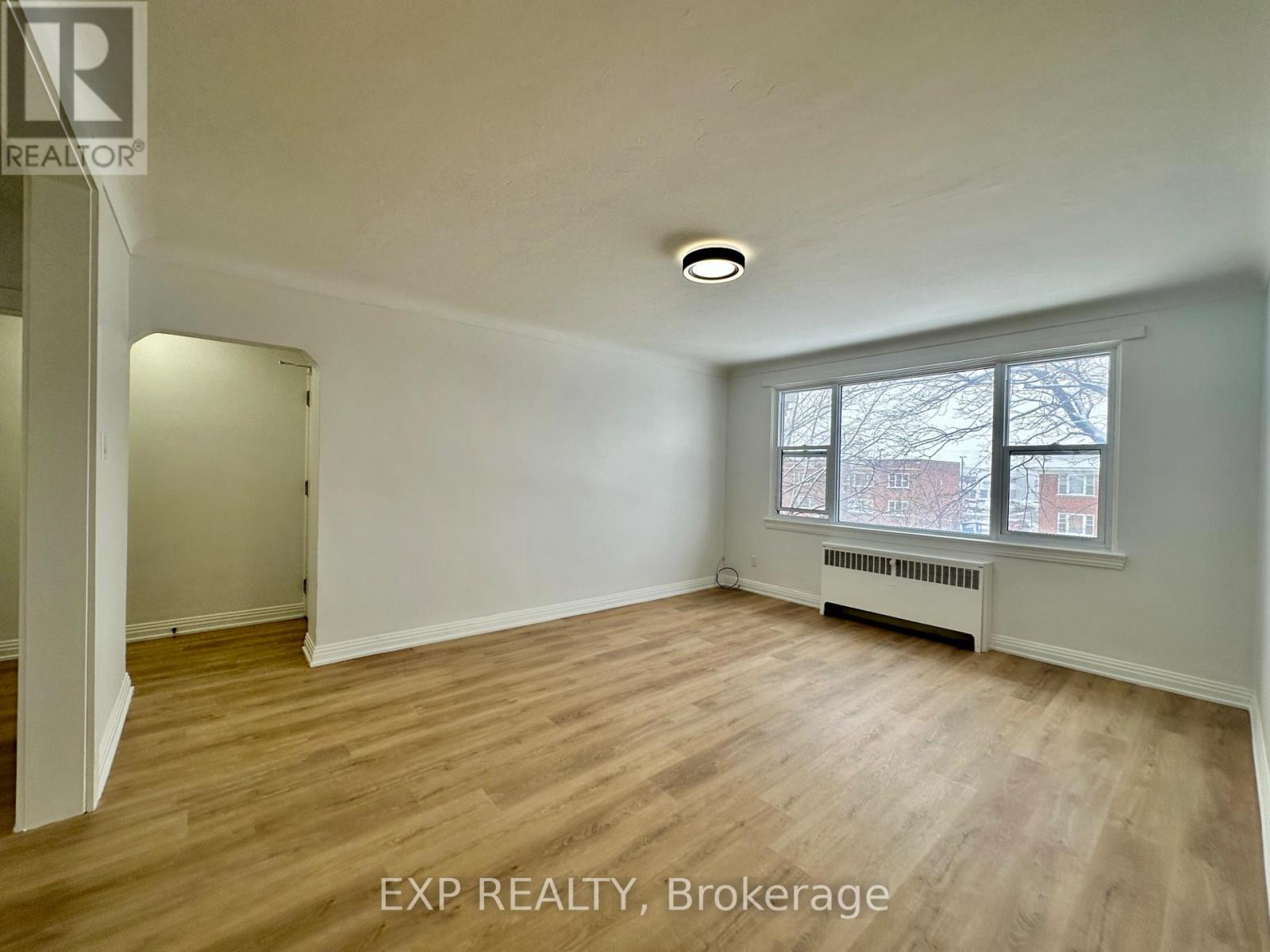 5 - 839 Kirkwood Avenue, Ottawa, Ontario  K1Z 5Y1 - Photo 8 - X12813192