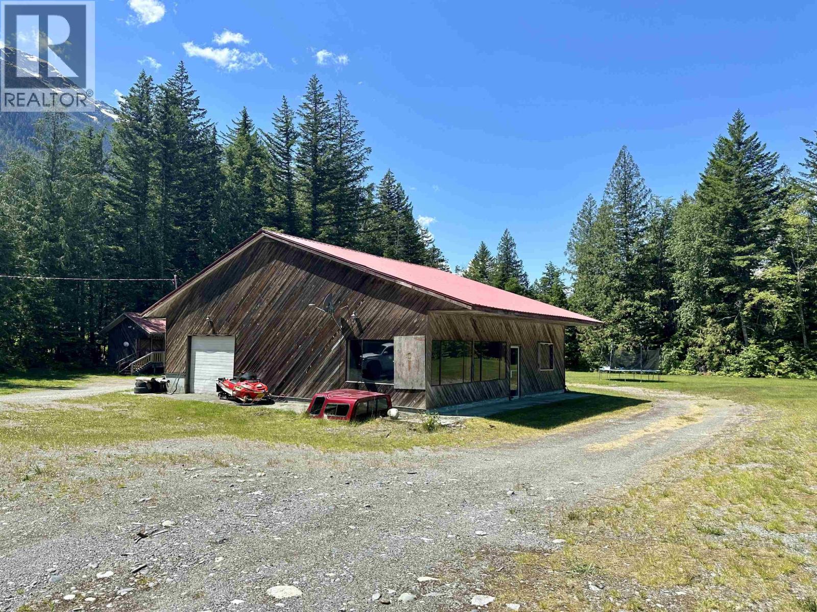 2498 S Douglas Drive, Hagensborg, British Columbia  V0T 1H0 - Photo 3 - R2897406