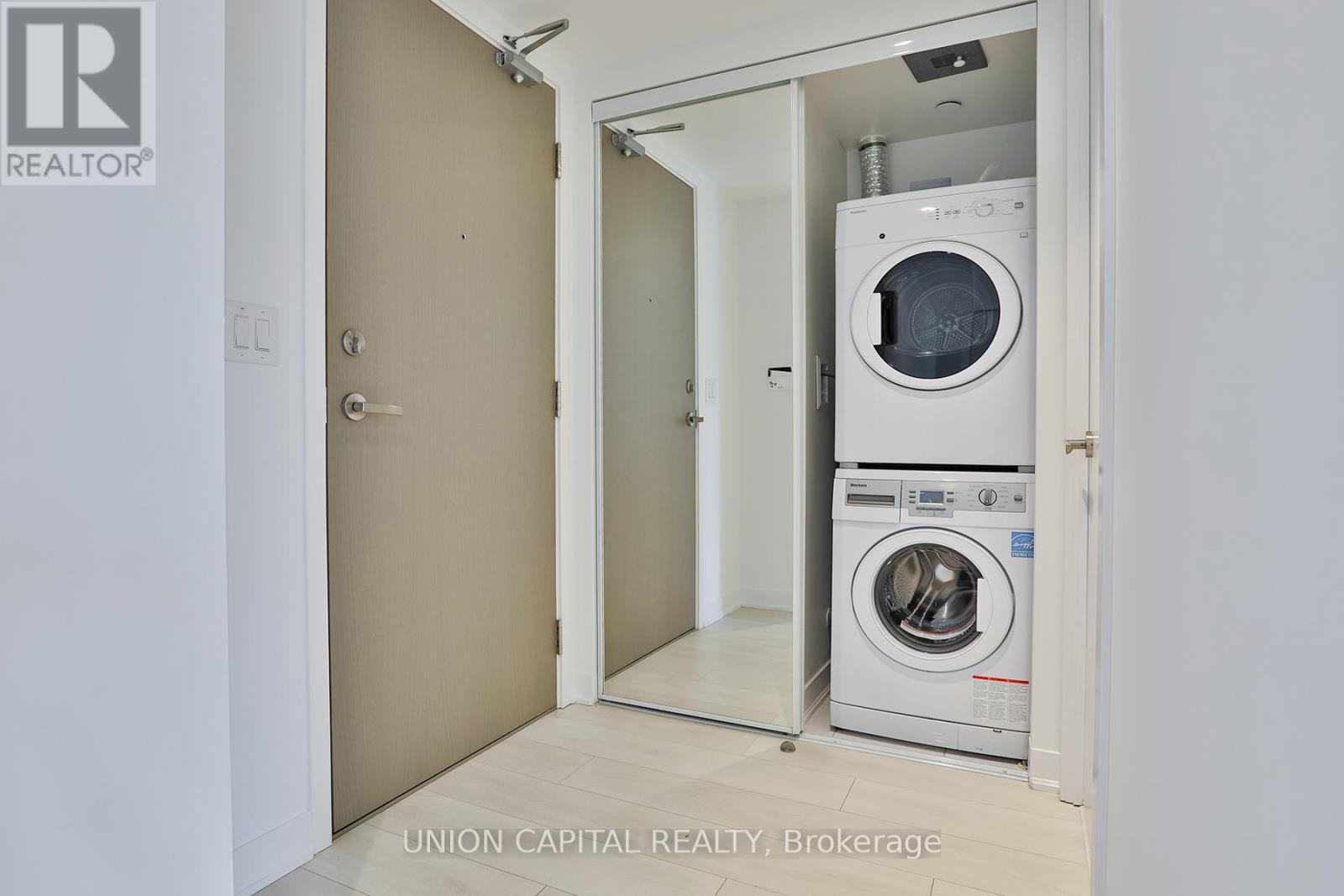 2305 - 88 Harbour Street, Toronto, Ontario  M5J 1B7 - Photo 11 - C12813158