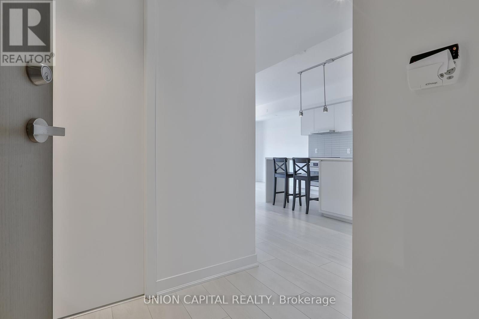 2305 - 88 Harbour Street, Toronto, Ontario  M5J 1B7 - Photo 12 - C12813158